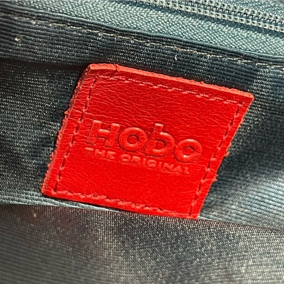 HOBO LAUREN DOUBLE FRAME LEATHER CLUTCH WALLET SNAKE EMBOSSED PRINT - Picture 12 of 13